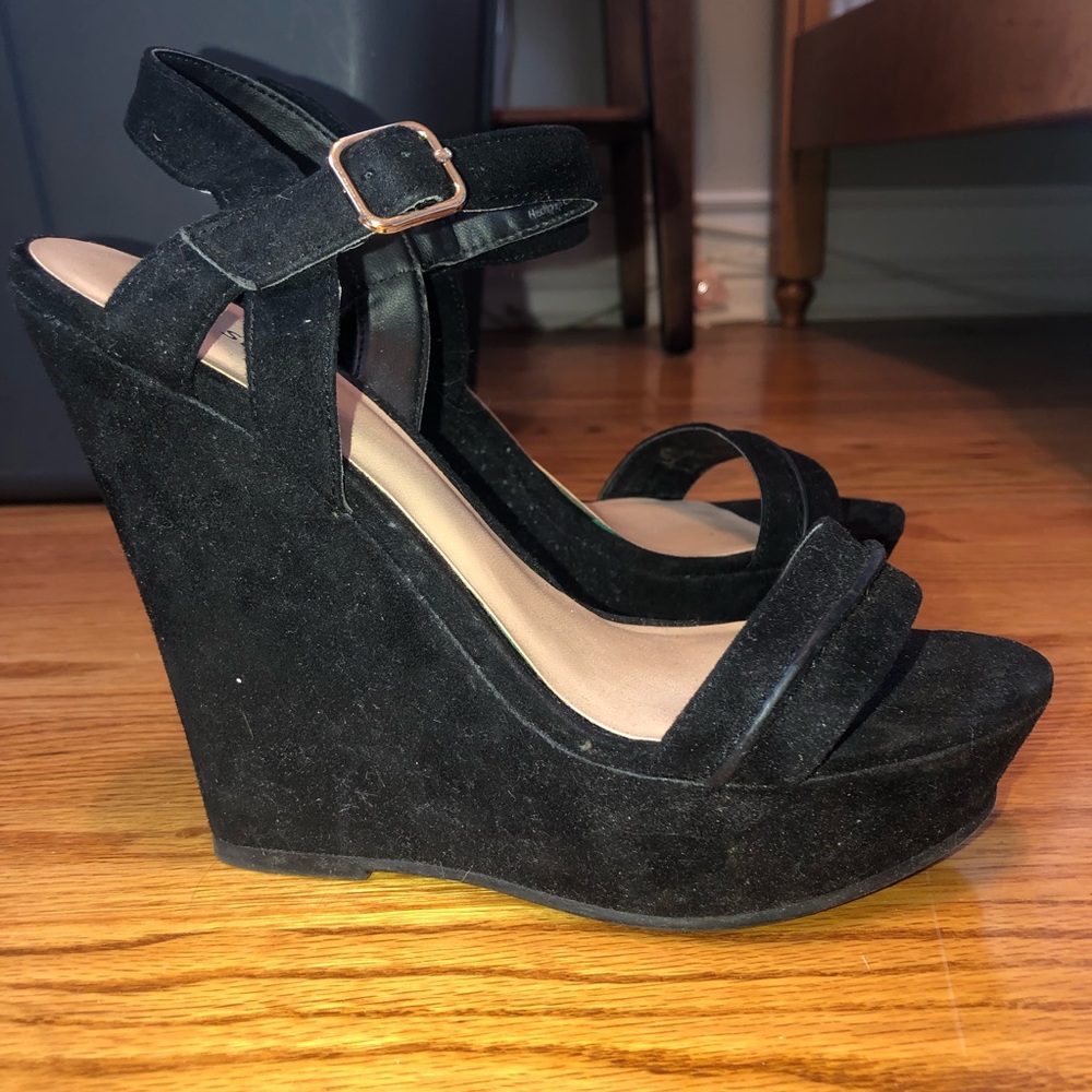 Black Wedges